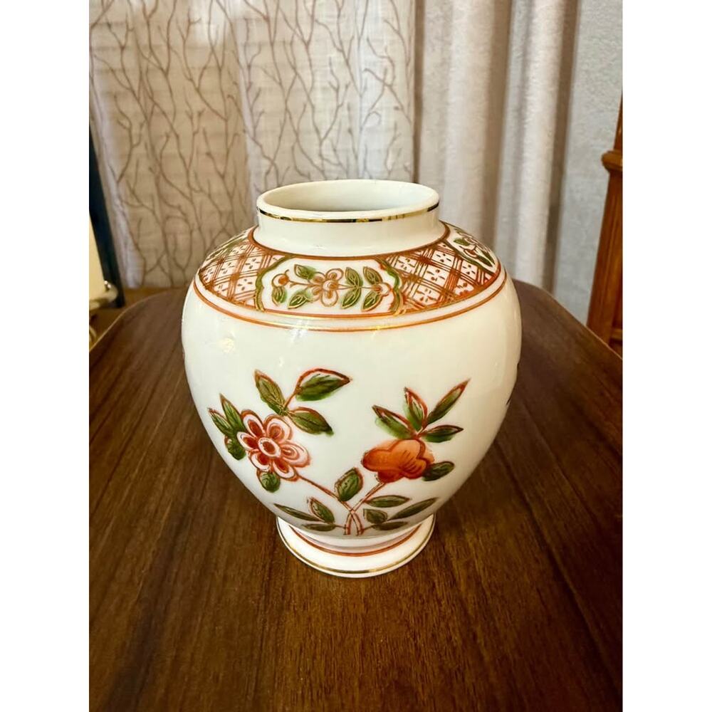 Vintage Andrea by Sadek Hand Painted White Gold Decorative Ginger Jar 8”